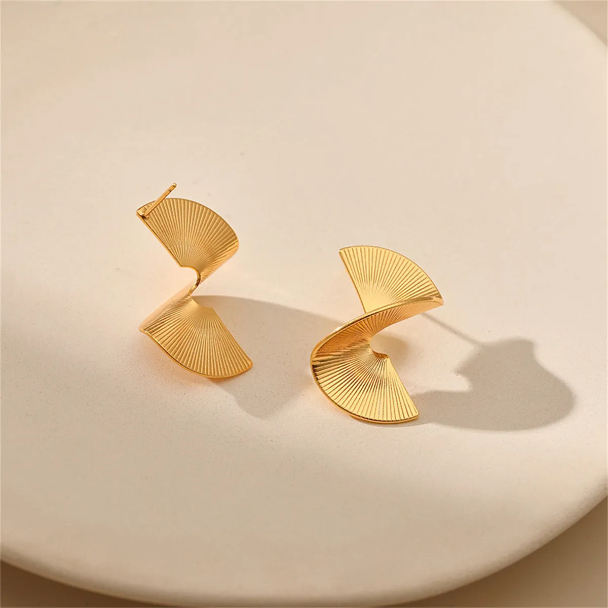18K Gold-Plated 3D Spinning Stud Earrings