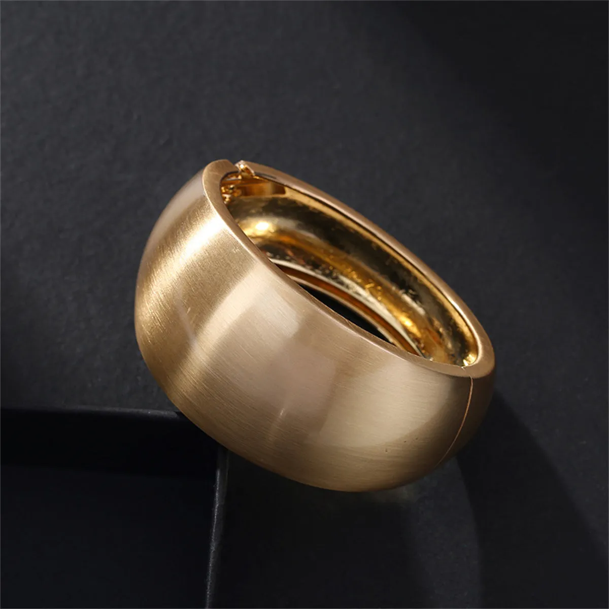 18K Gold-Plated Frosted Oval Bangle