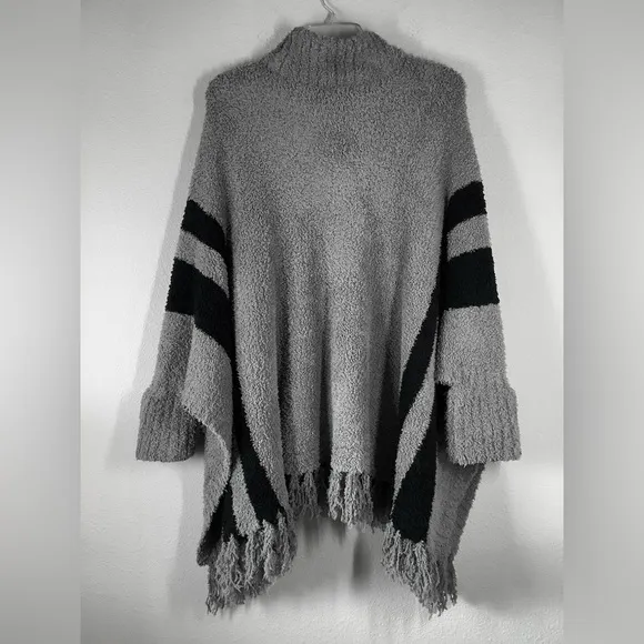 BAREFOOT DREAMS CozyChic Beach Poncho Gray Black Fringe Sweater ONE SIZE