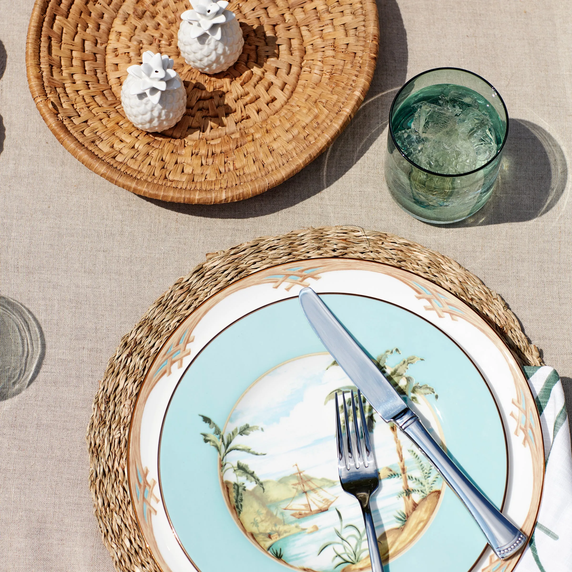 British Colonial Tradewind Accent Plate