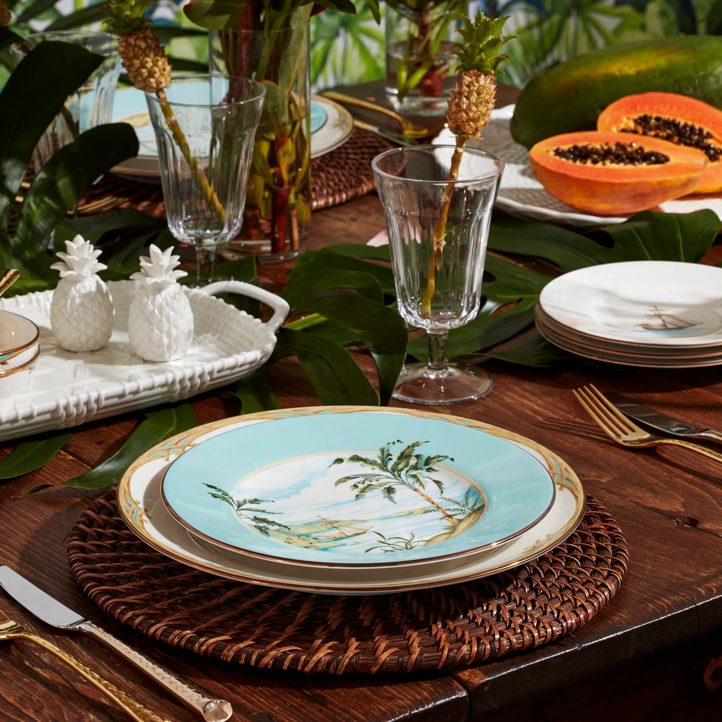 British Colonial Tradewind Accent Plate