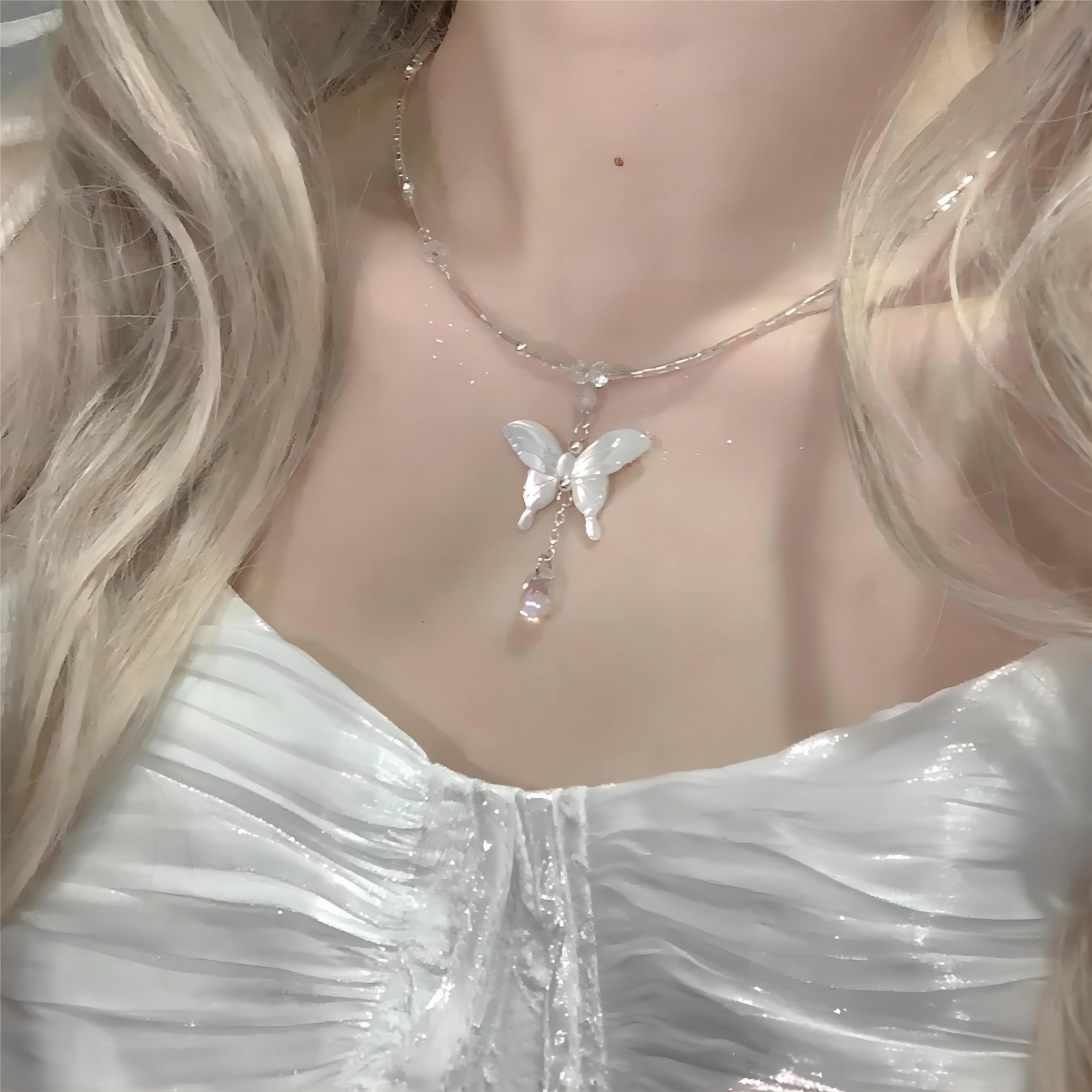 Chic Natural Pearl Shell Butterfly Pendant Crystal Necklace