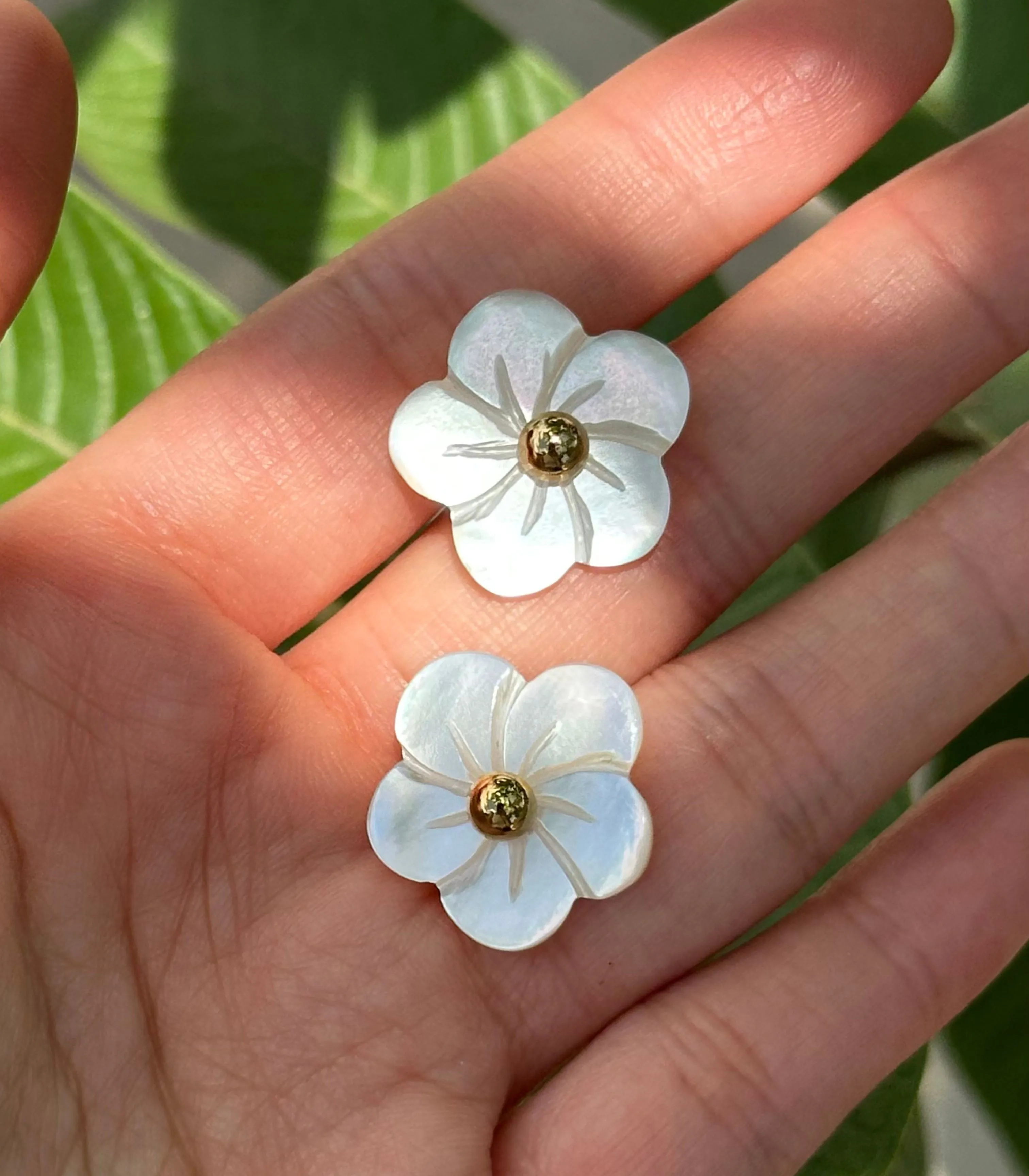 Chuchi Earrings in Mother of Pearl