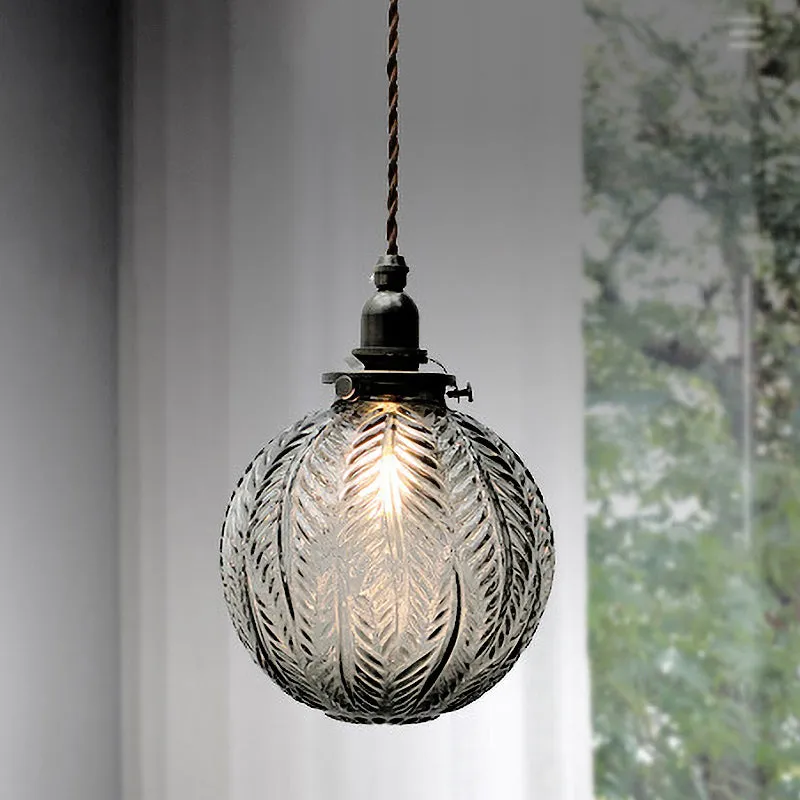Colonial Global Pendant Light – Timeless Elegance with a Modern Touch