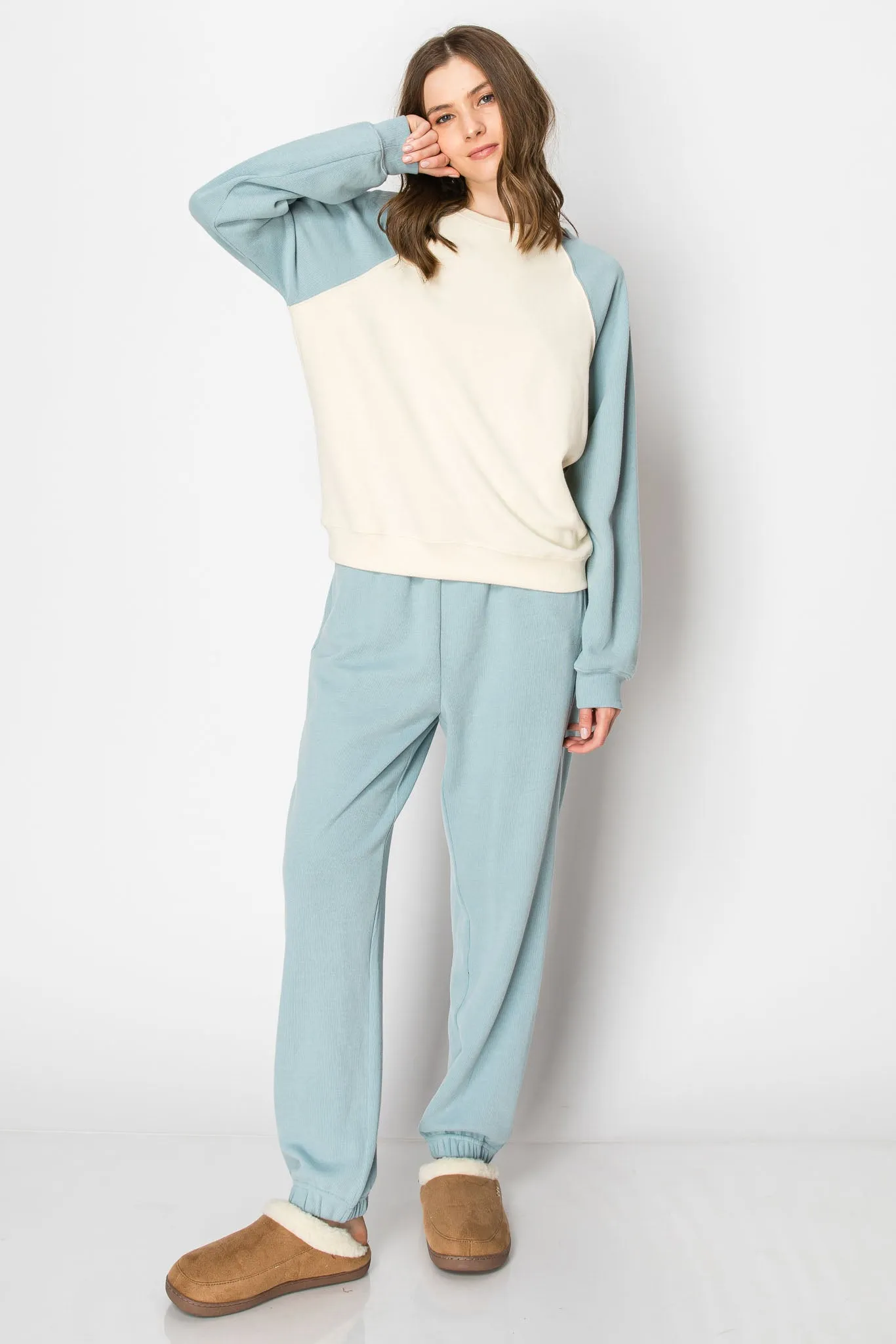 COLOR BLOCK LONG RAGLAN SLEEVE COZY BRUSHED COTTON BLEND SET CREW NECK WITH POCKETS