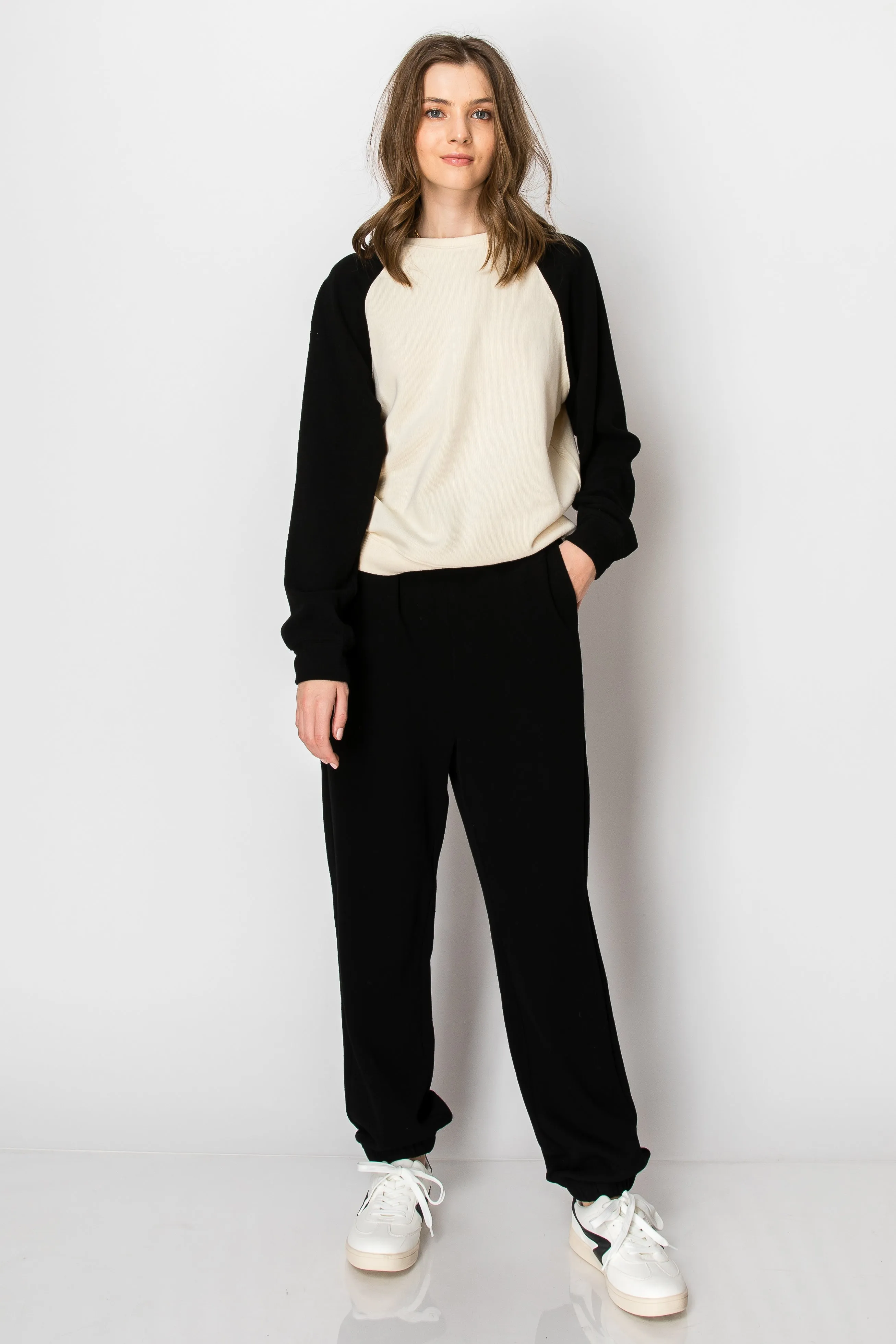 COLOR BLOCK LONG RAGLAN SLEEVE COZY BRUSHED COTTON BLEND SET CREW NECK WITH POCKETS