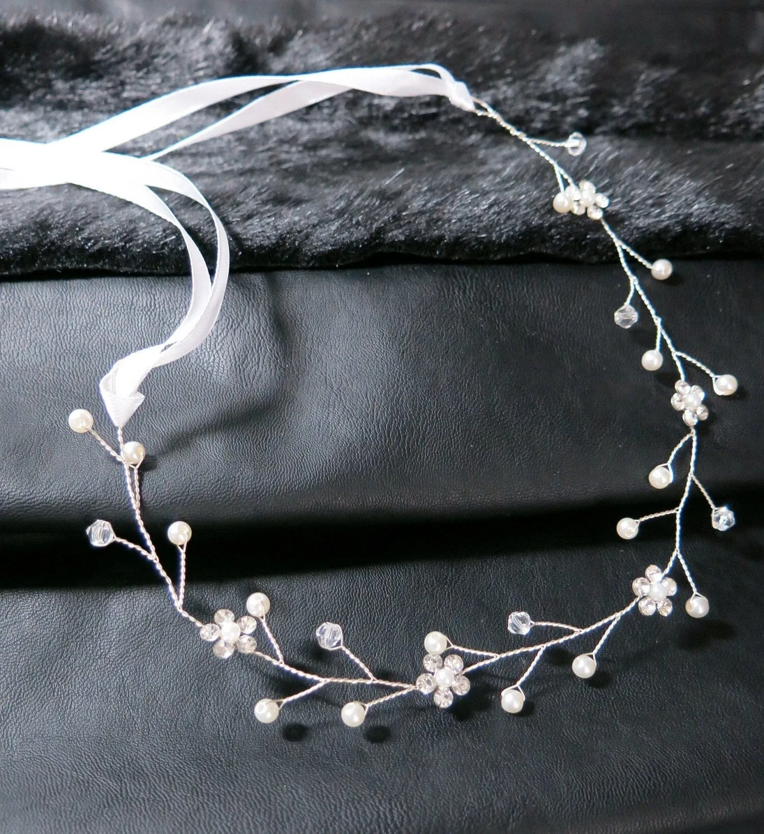 Delicate Floral Blossom Pearl Hair Vine, Boho Wedding Flower Bridal Headband, Pearl Head Wreath for Bride