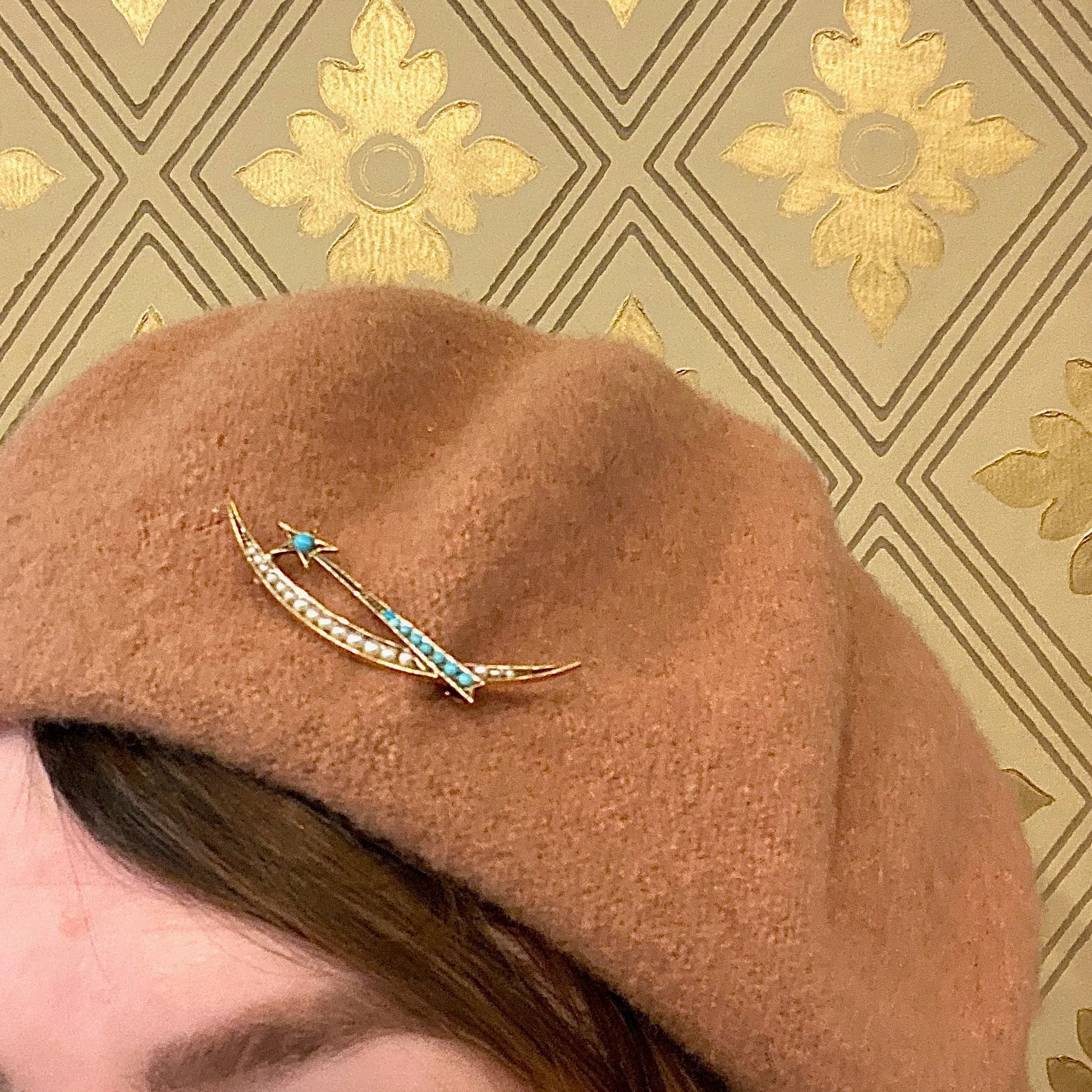 Delicate Victorian Shooting Star Brooch