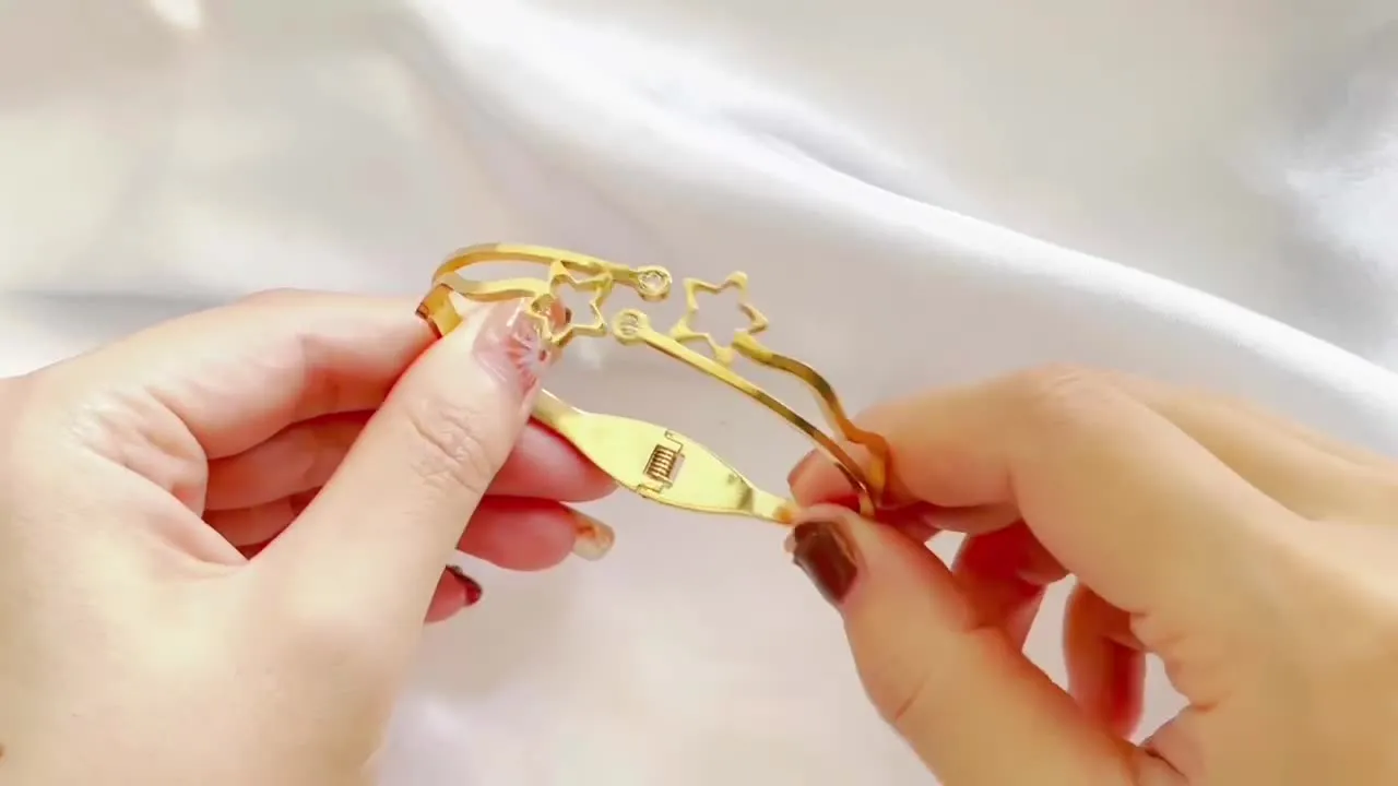 Gold Plated Star Design Stainless Steel Women Bracelet Bangle