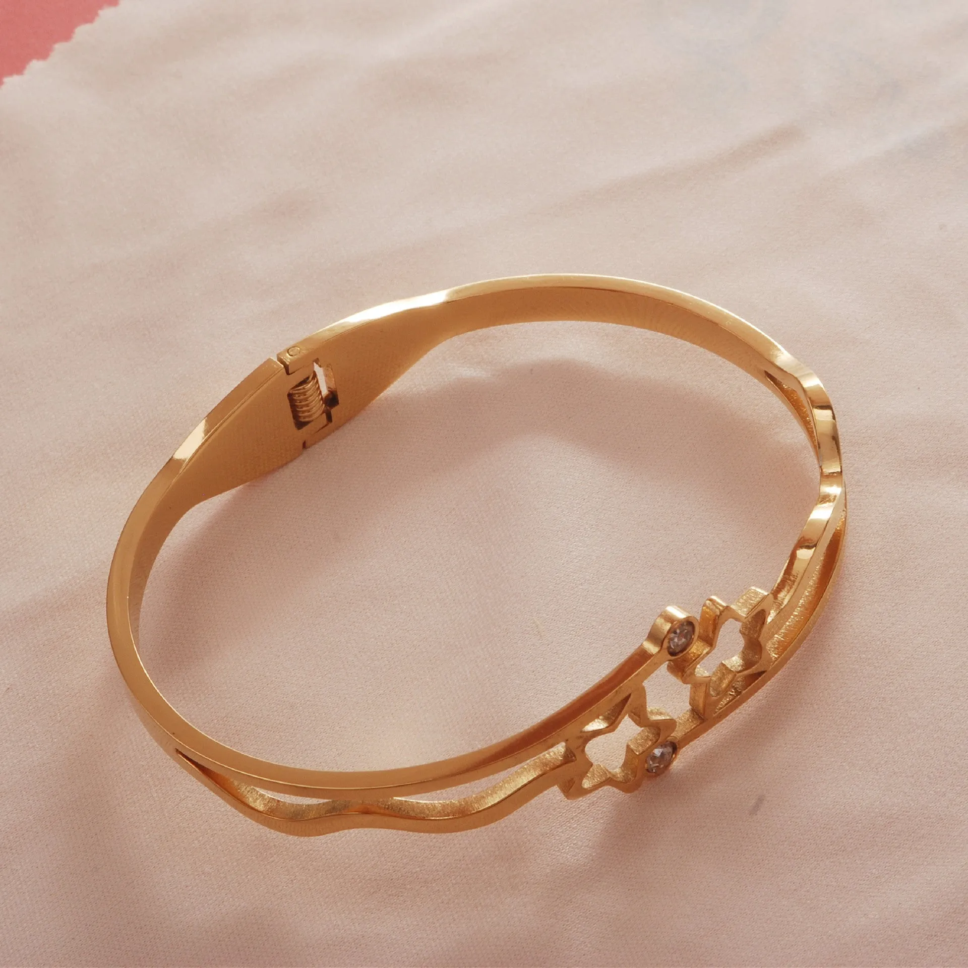 Gold Plated Star Design Stainless Steel Women Bracelet Bangle
