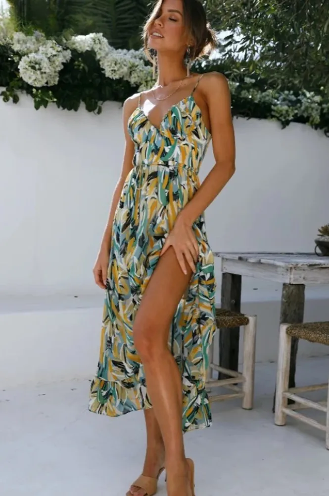 Kaye | Fashionable midi dress in vibrant colors for women