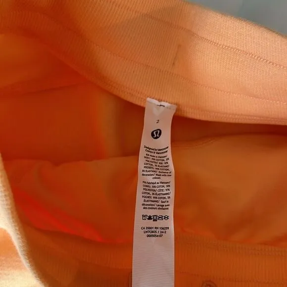 Lululemon Scuba High-Rise Short 5&quot; Peach Bellini size 2 NWT 🍑