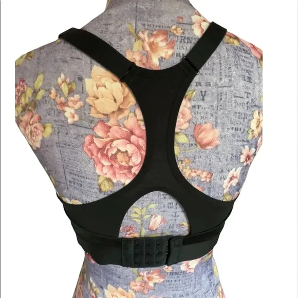 NWOT! Brooks dare racerback run sports bra. Size 34D