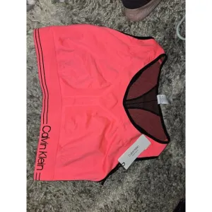 NWT, Calvin Klein Performance Sports Bra In 3XL Hot Pink