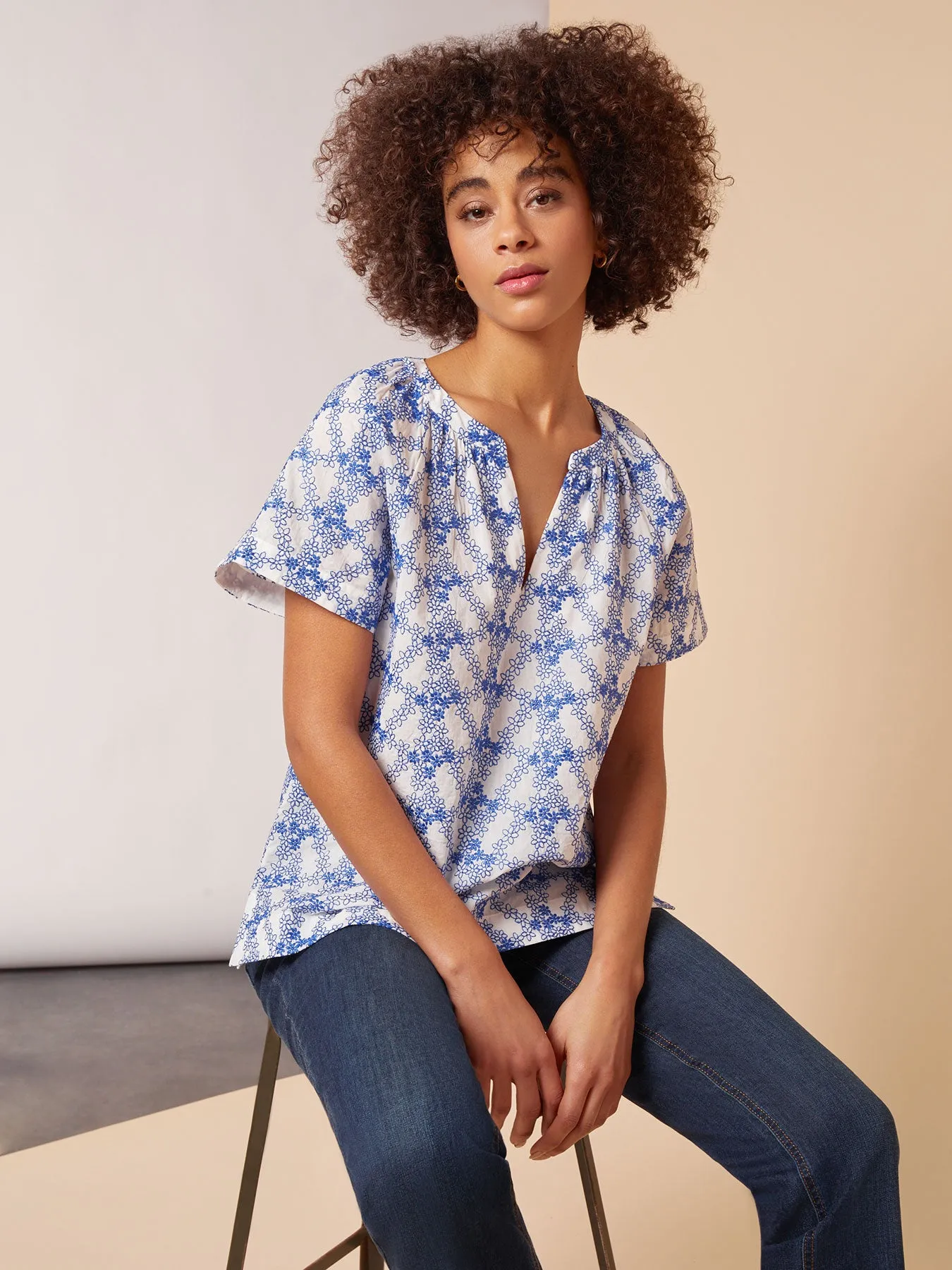 Plus Size Popover Floral Embroidery Short Sleeve Blouse
