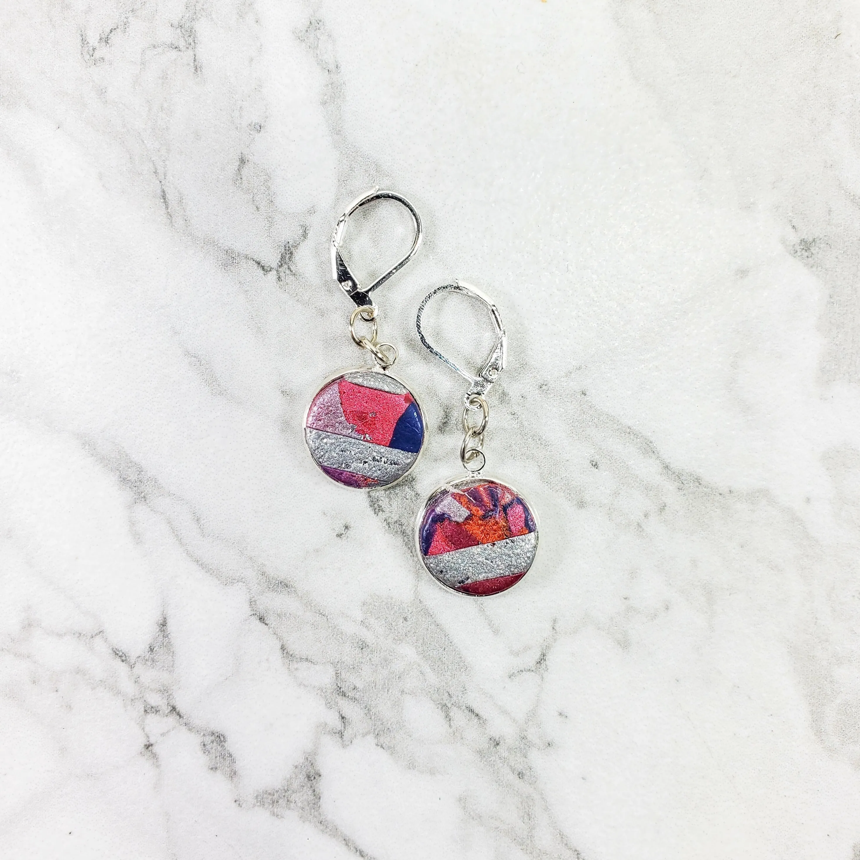 Round Bezel Dangle Earring - Marbled - Viva Magenta
