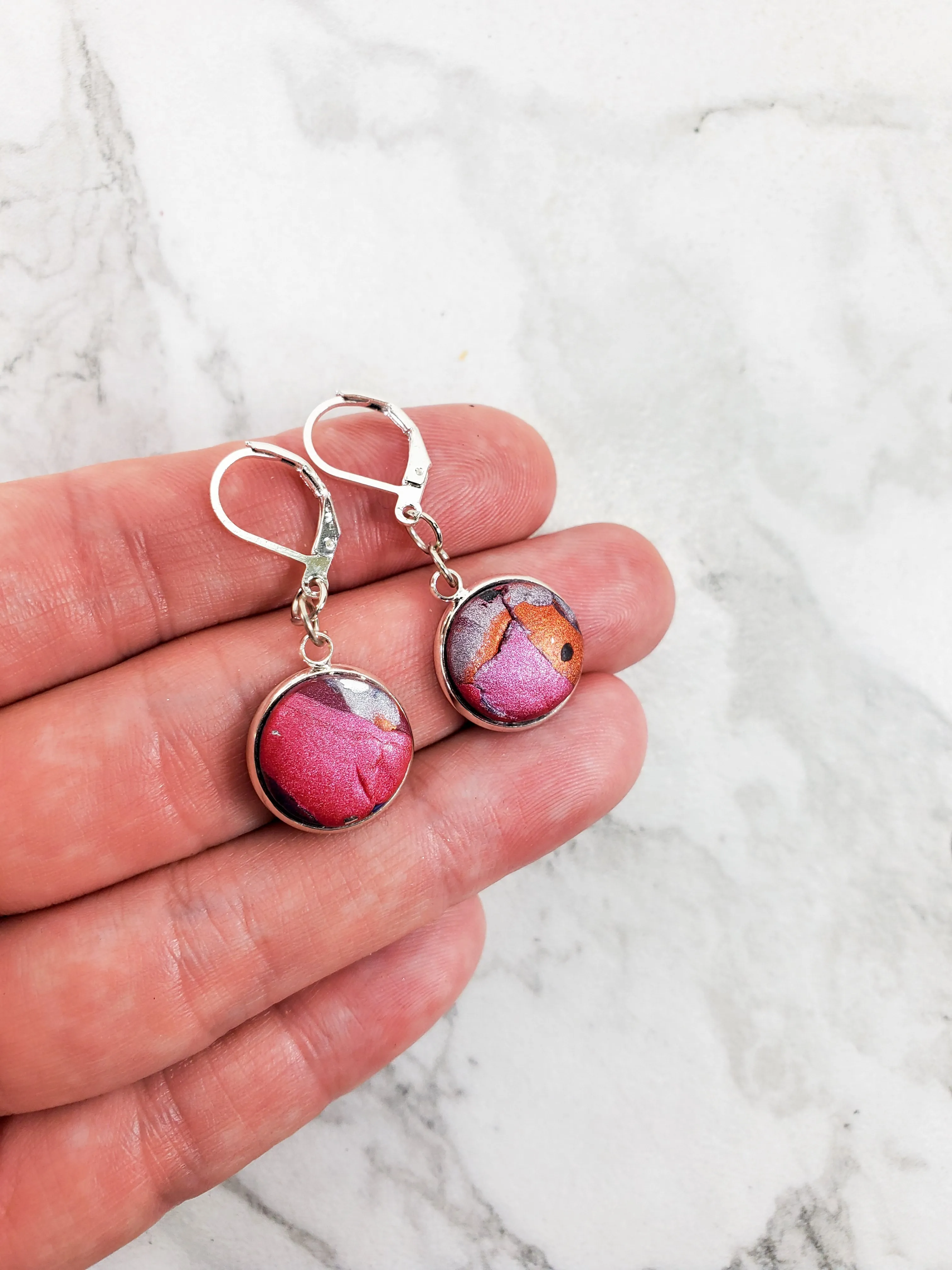 Round Bezel Dangle Earring - Marbled - Viva Magenta