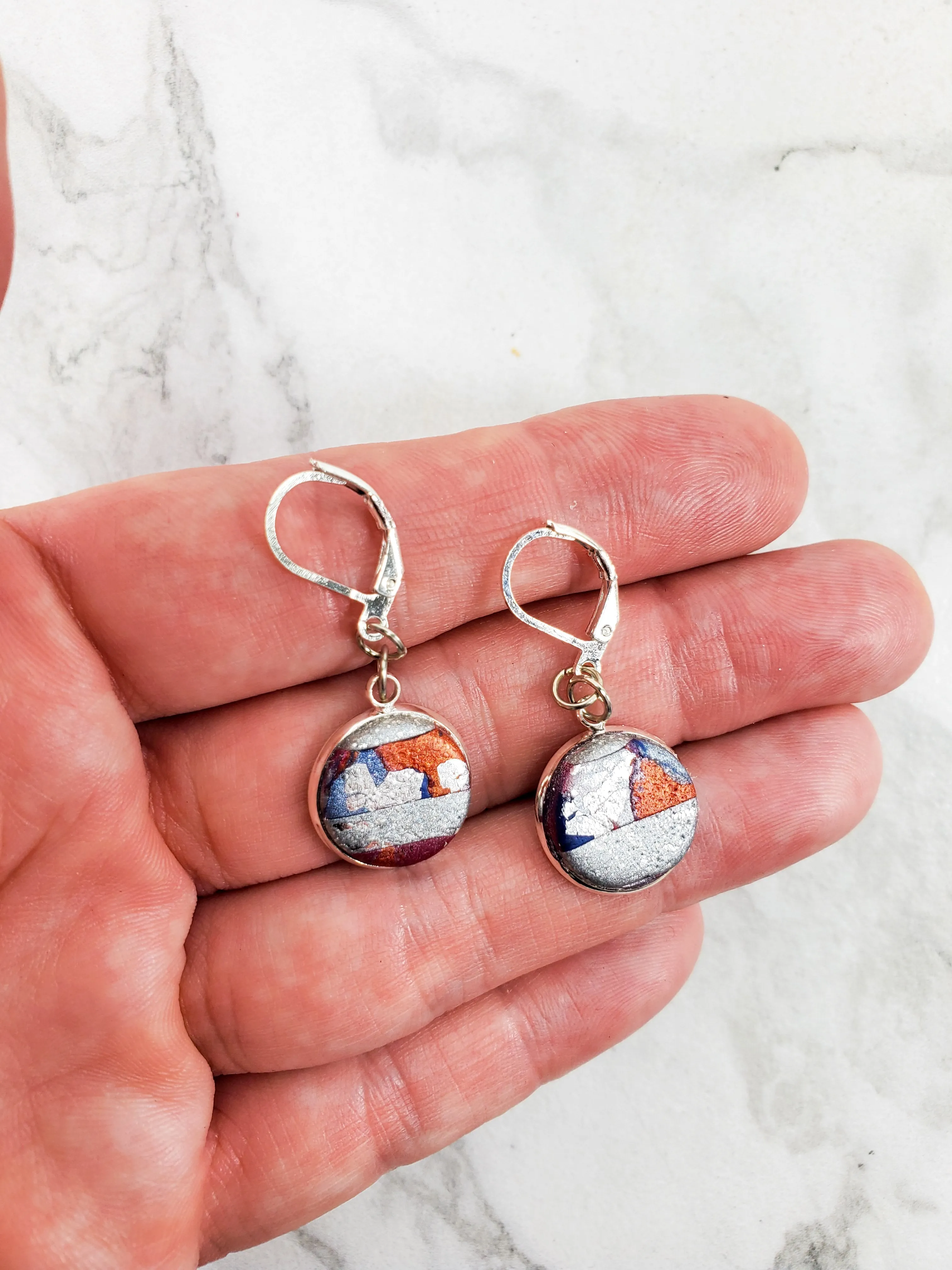 Round Bezel Dangle Earring - Marbled - Viva Magenta