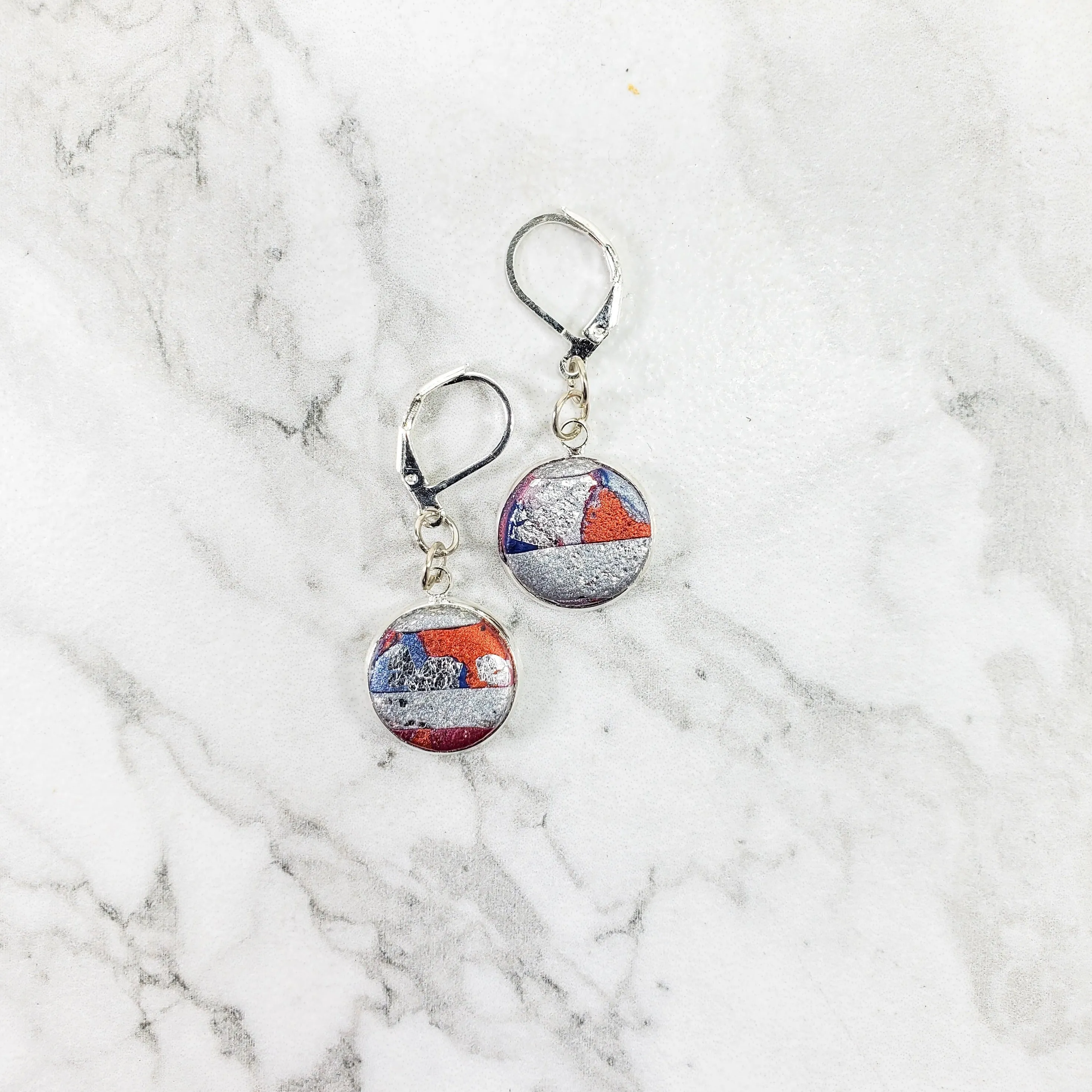 Round Bezel Dangle Earring - Marbled - Viva Magenta