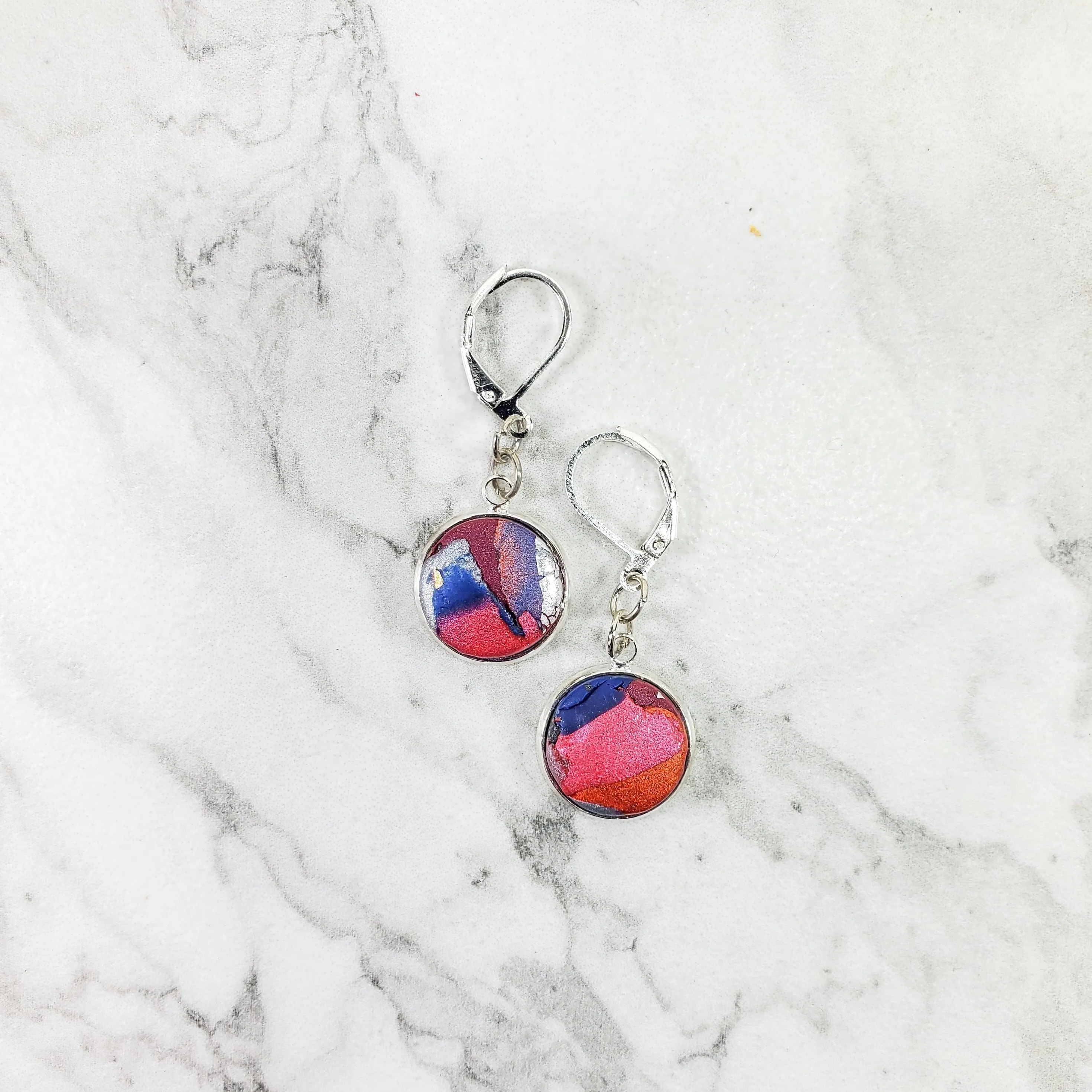 Round Bezel Dangle Earring - Marbled - Viva Magenta