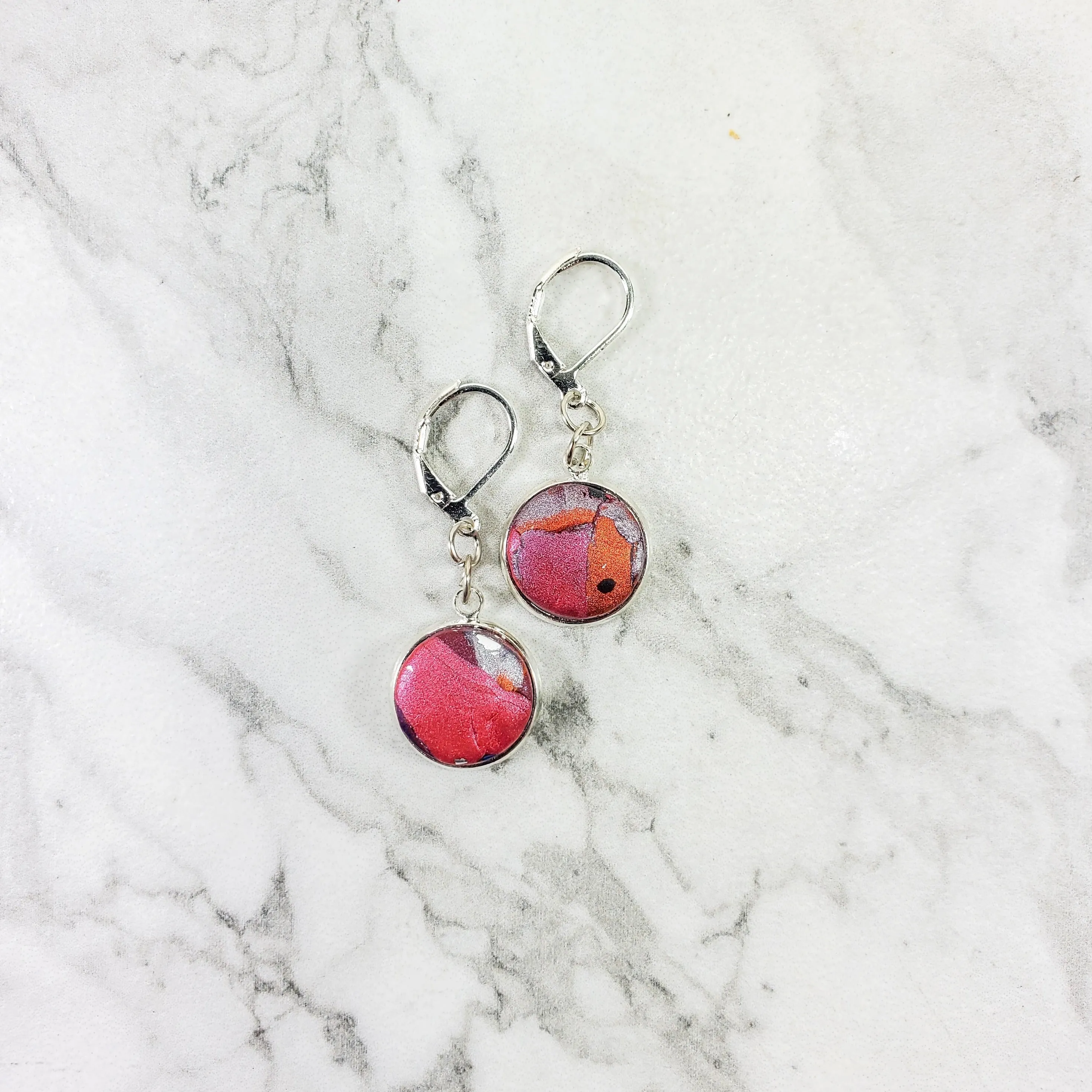 Round Bezel Dangle Earring - Marbled - Viva Magenta