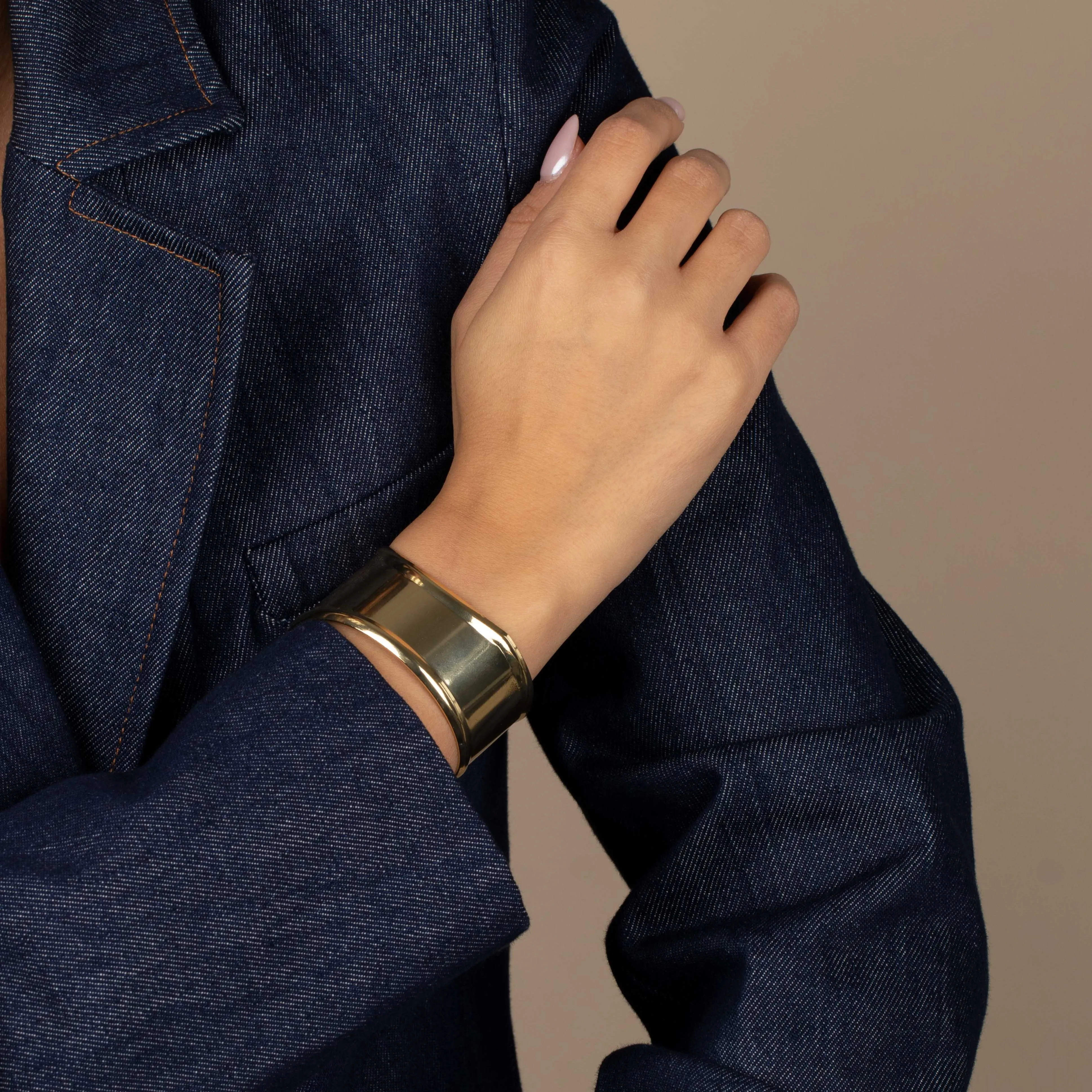 Solid Indented Curved Wide Bangle Bracelet