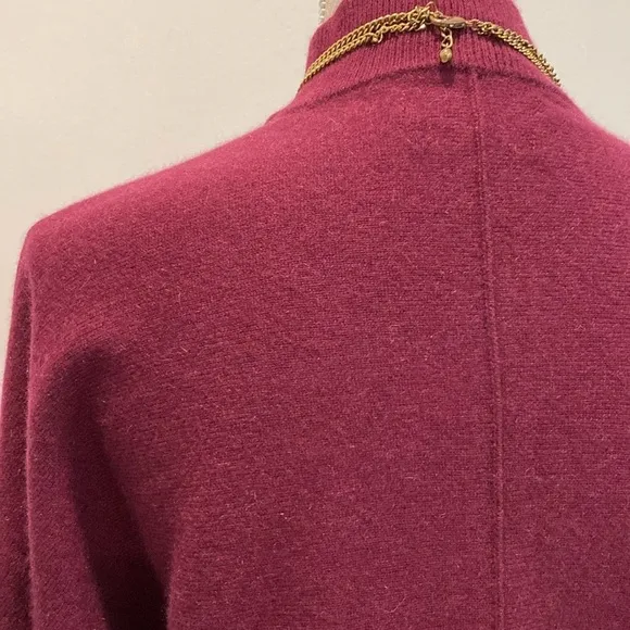 Tahari cashmere burgundy Dolan Sleeve Sweater