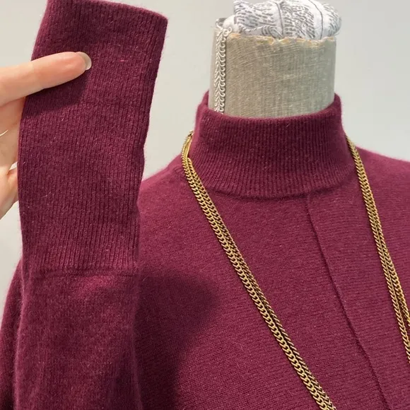 Tahari cashmere burgundy Dolan Sleeve Sweater