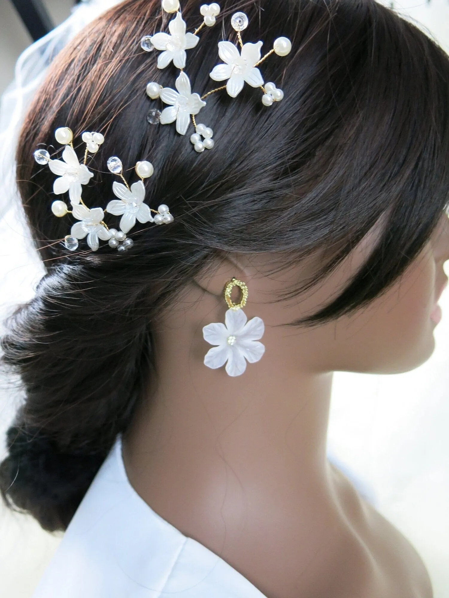 White Flowerhead Dangle Earrings, Wedding Bridal or Bridesmaid Tassel S925 Silver Post Stud Earrings